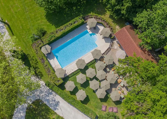 Chateau Des Ayes - Chambres & Suites