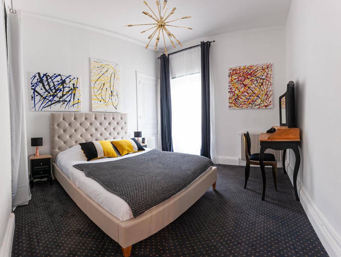 Chateau Des Ayes - & Pensión 3*